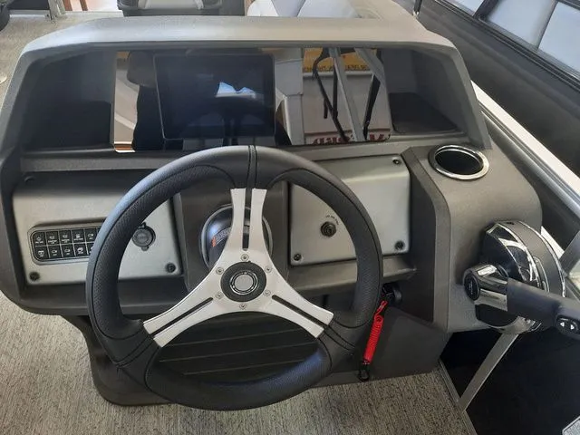 Slide: The Image of Sun Tracker Fishin' Barge 20 DLX 2026 - 32