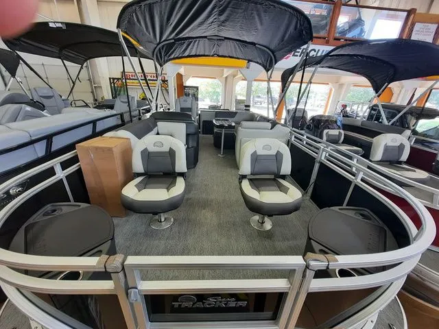 Slide: The Image of Sun Tracker Fishin' Barge 20 DLX 2026 - 36