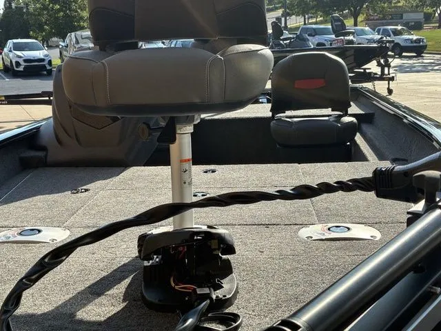 Slide: The Image of Tracker Pro Team 175 TF 2026 - 5