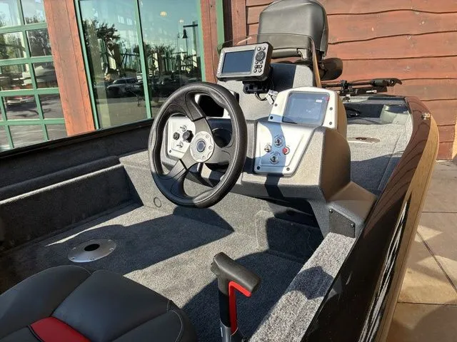 Slide: The Image of Tracker Pro Team 175 TF 2026 - 8