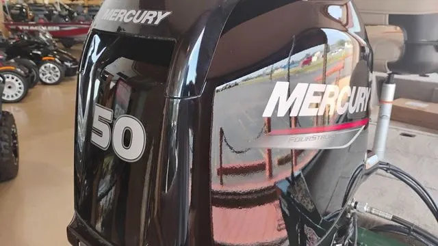 Slide: The Image of Tracker Bass Tracker Classic Limited 2026 - 18