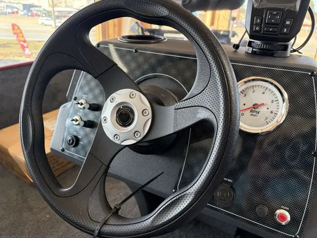 Slide: The Image of Tracker Bass Tracker Classic XL 2026 - 22