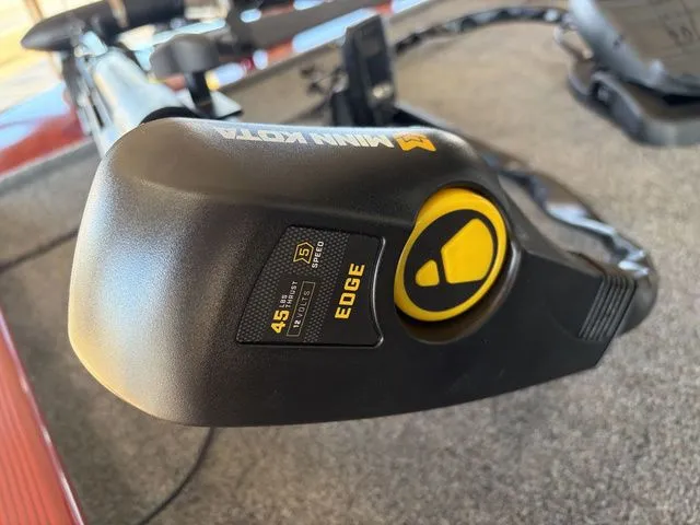 Slide: The Image of Tracker Bass Tracker Classic XL 2026 - 36