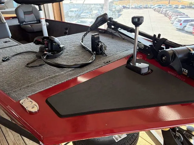 Slide: The Image of Tracker Bass Tracker Classic XL 2026 - 38