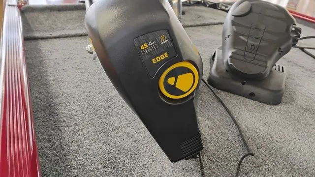 Slide: The Image of Tracker Bass Tracker Classic XL 2026 - 11