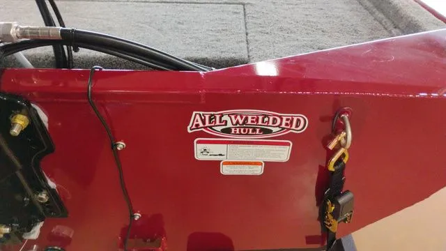 Slide: The Image of Tracker Bass Tracker Classic XL 2026 - 37