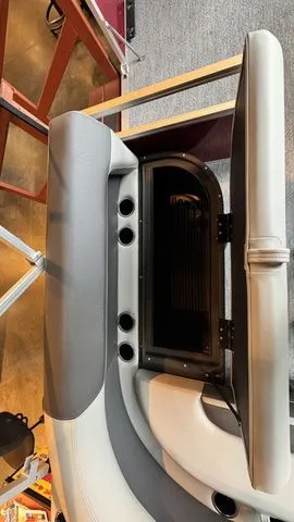 Slide: The Image of Sun Tracker Bass Buggy 16 XL 2026 - 12