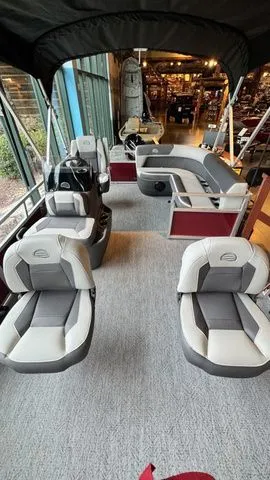 Slide: The Image of Sun Tracker Bass Buggy 16 XL 2026 - 14