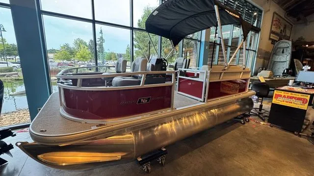 Slide: The Image of Sun Tracker Bass Buggy 16 XL 2026 - 16