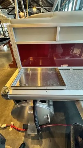 Slide: The Image of Sun Tracker Bass Buggy 16 XL 2026 - 9