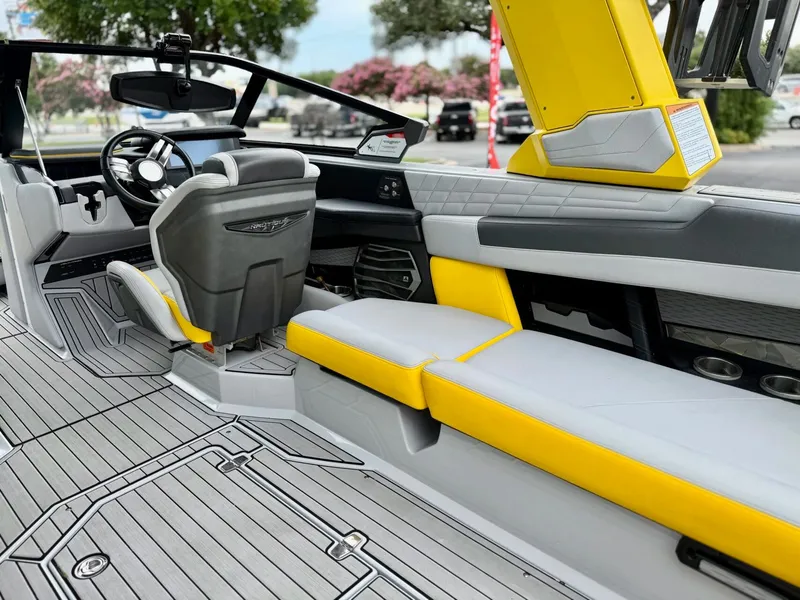 Slide: The Image of Nautique G25 2022 - 15