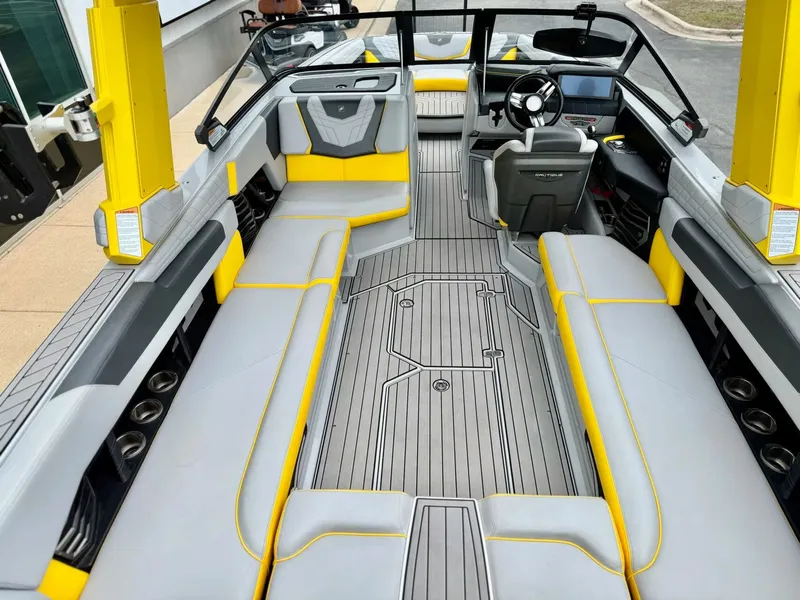 Slide: The Image of Nautique G25 2022 - 24