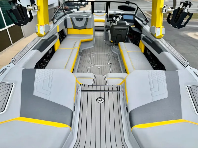 Slide: The Image of Nautique G25 2022 - 9