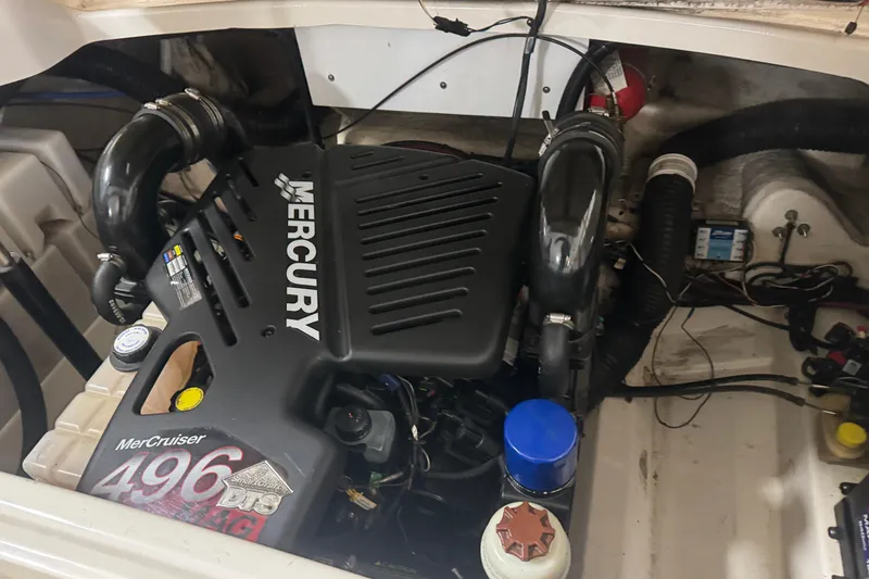 Slide: The Image of Engine compartment of a 2007 Sea Ray 270 SLX with Mercury MerCruiser 496 engine. - 22