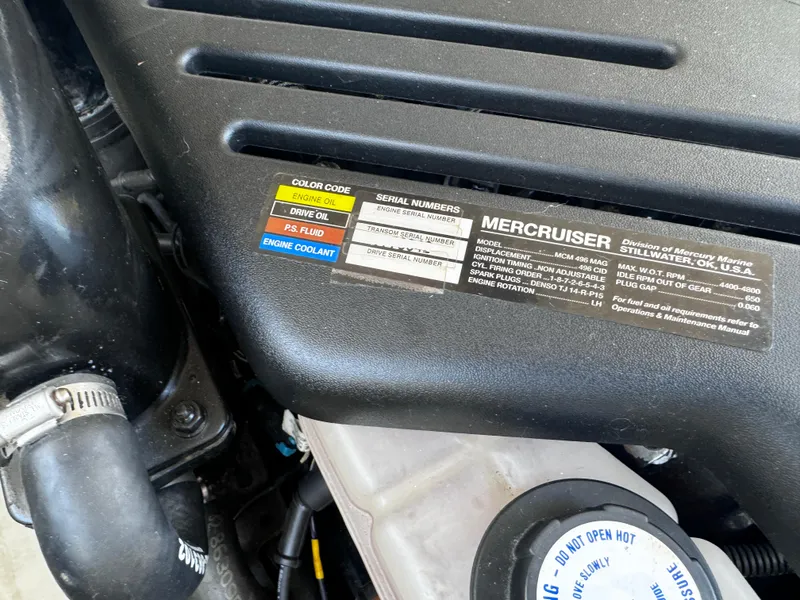 Slide: The Image of Engine label of a 2007 Sea Ray 270 SLX with MerCruiser specifications. - 21