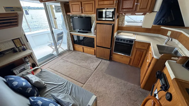 Slide: The Image of 1999 Mainship 350 Salon - 10