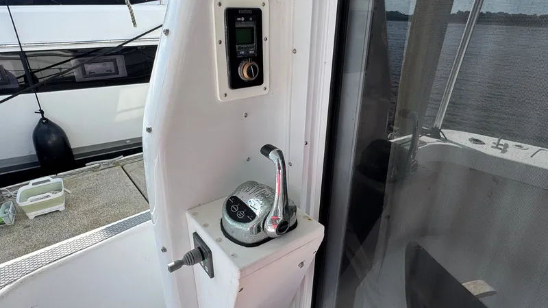 Slide: The Image of 1999 Mainship 350 Lower Operating System - 36