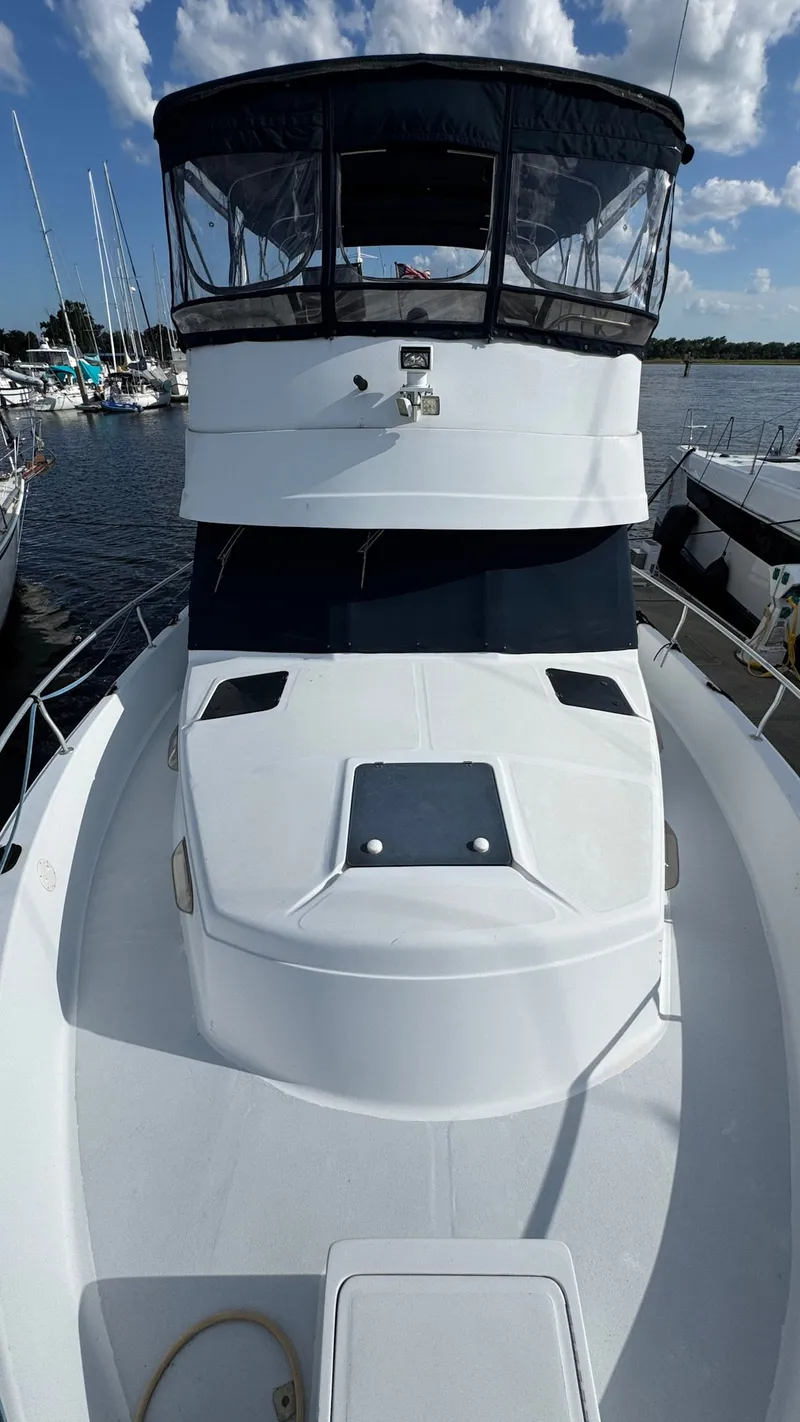 Slide: The Image of 1999 Mainship 350 Bow - 46