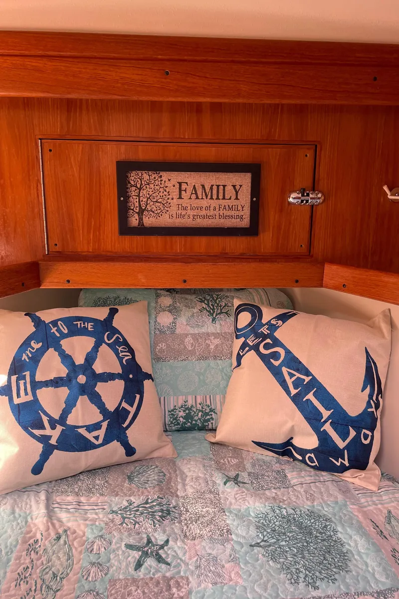 Slide: The Image of Catalina 400 1998 - 104