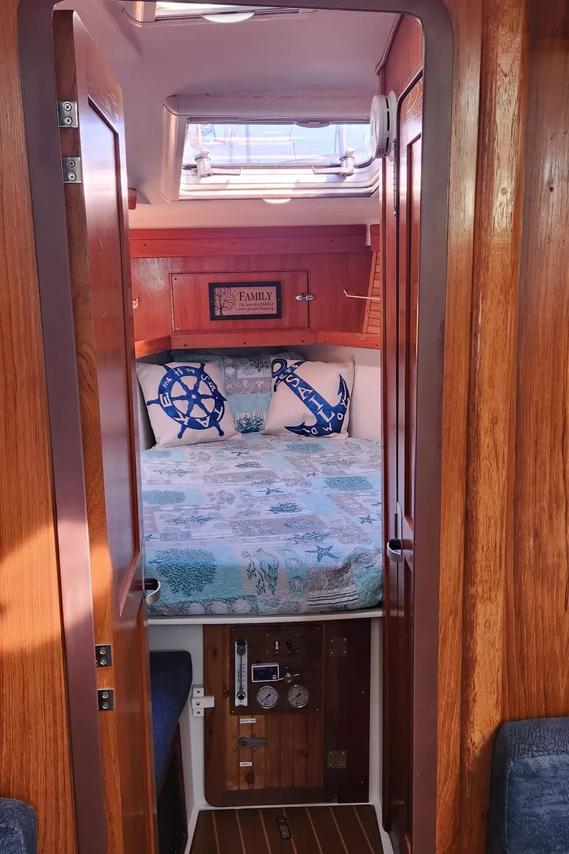 Slide: The Image of Catalina 400 1998 - 105