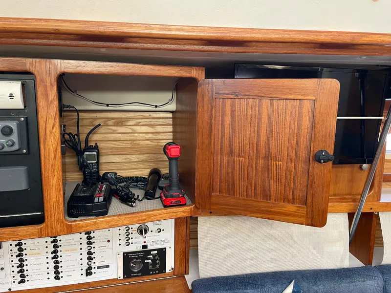 Slide: The Image of Catalina 400 1998 - 115