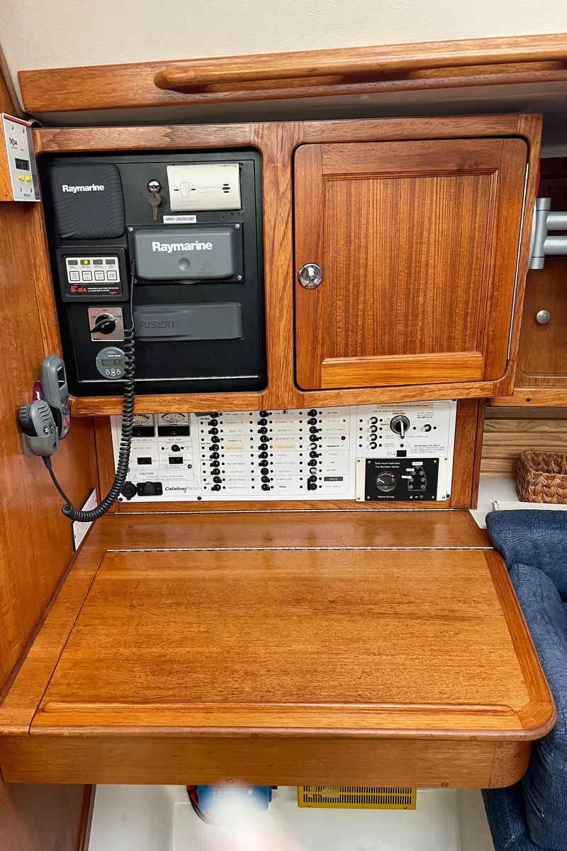 Slide: The Image of Catalina 400 1998 - 117