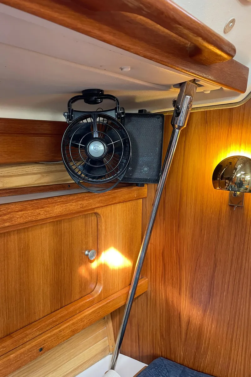 Slide: The Image of Catalina 400 1998 - 66