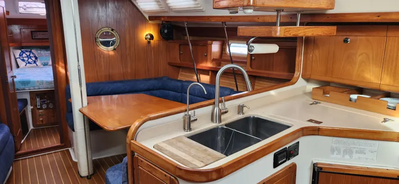 Slide: The Image of Catalina 400 1998 - 69