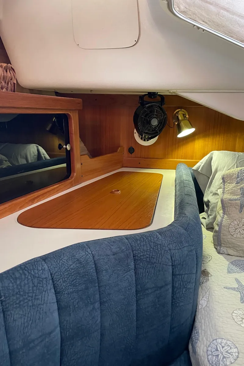 Slide: The Image of Catalina 400 1998 - 74