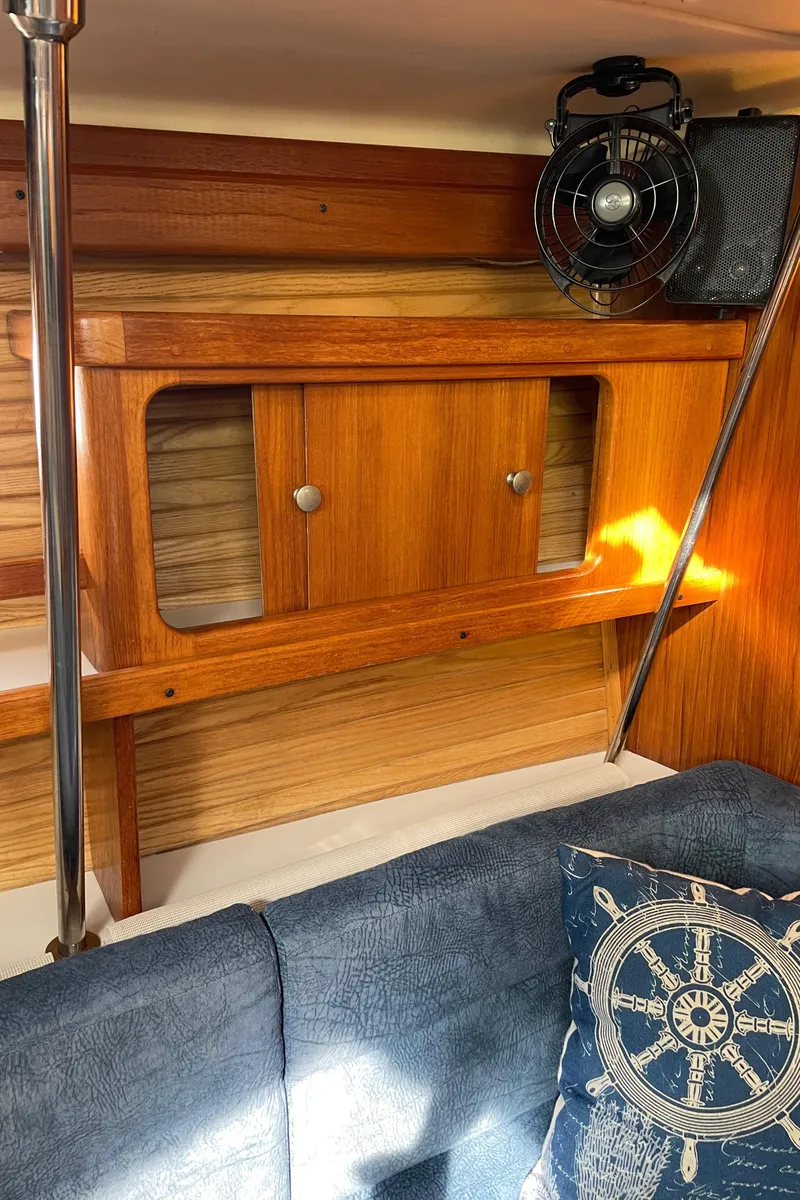 Slide: The Image of Catalina 400 1998 - 76