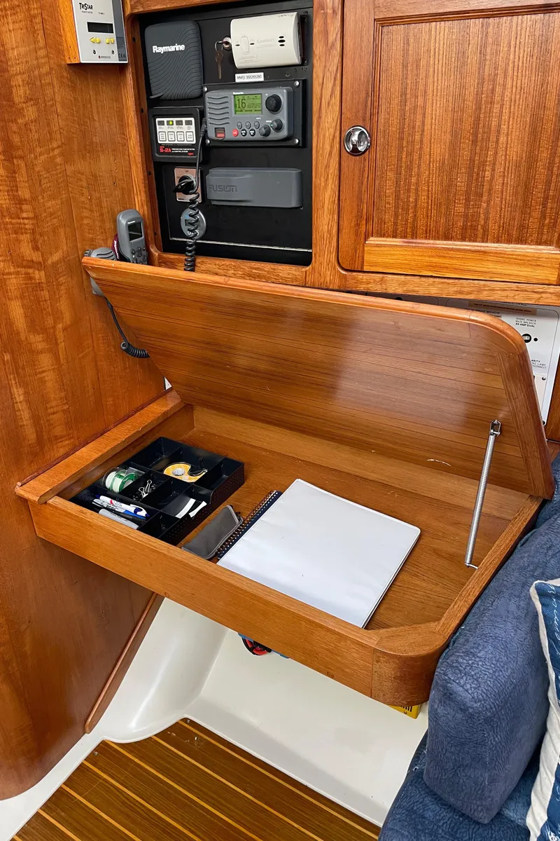 Slide: The Image of Catalina 400 1998 - 77