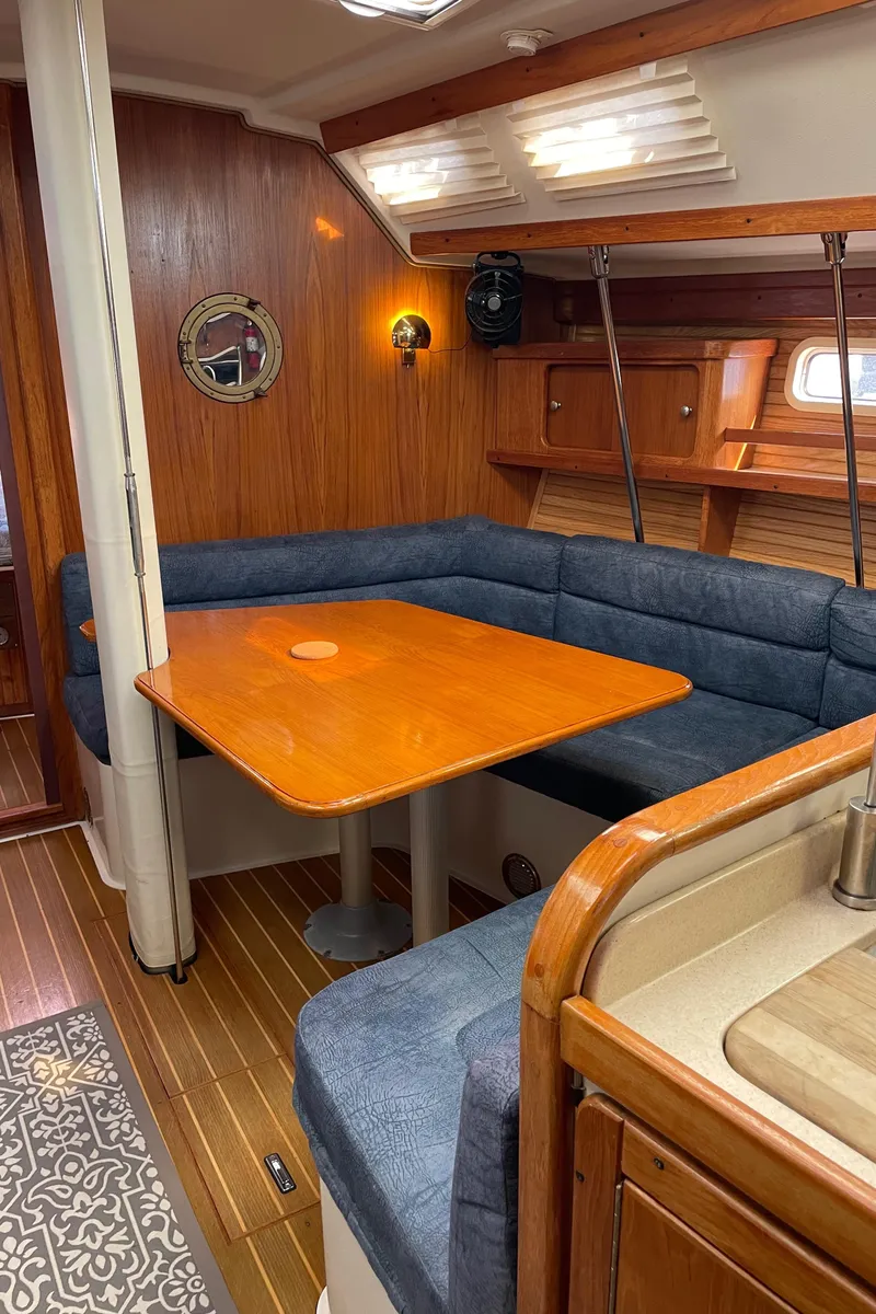 Slide: The Image of Catalina 400 1998 - 80