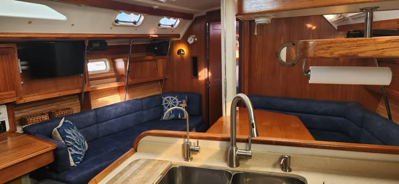 Slide: The Image of Catalina 400 1998 - 82