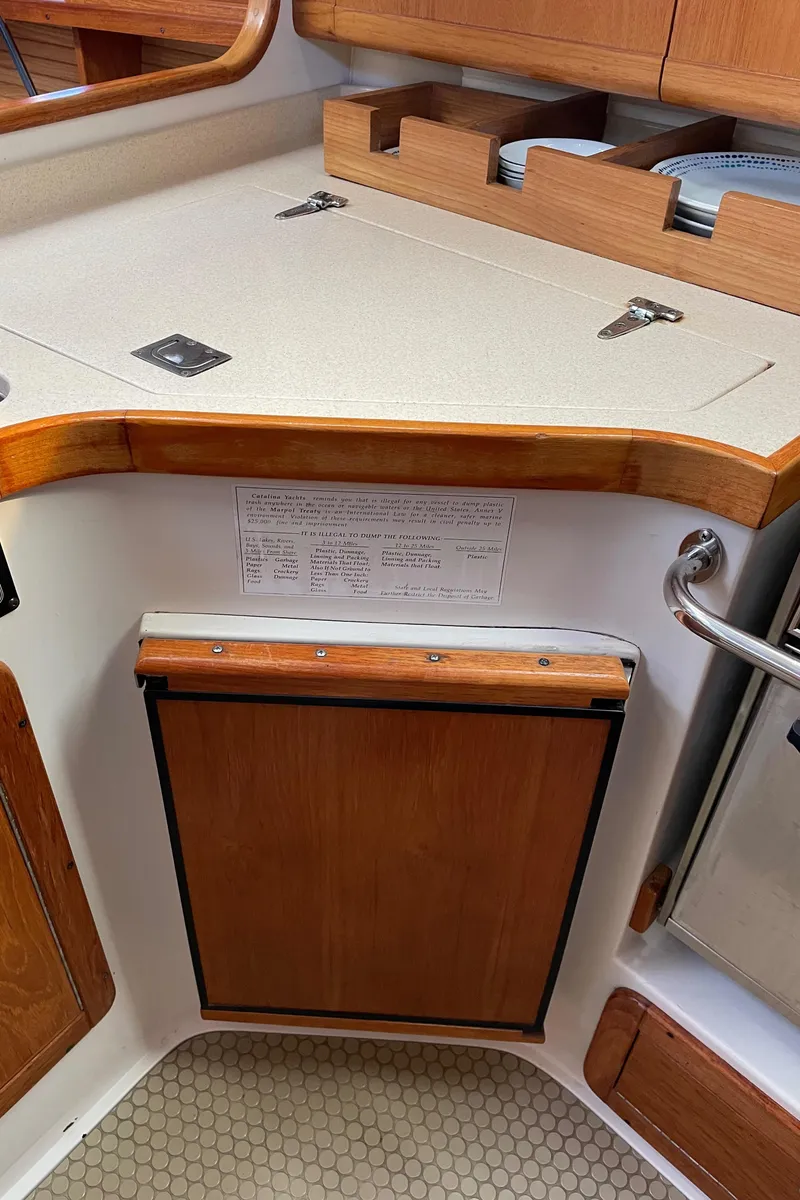 Slide: The Image of Catalina 400 1998 - 84