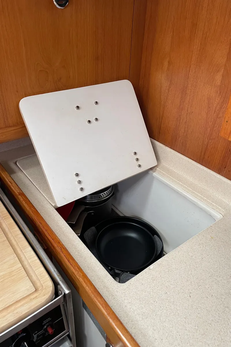 Slide: The Image of Catalina 400 1998 - 88