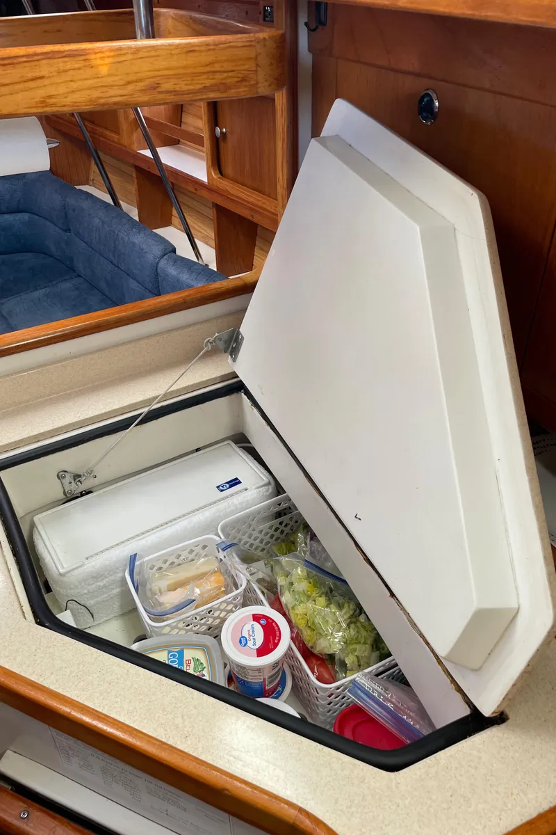 Slide: The Image of Catalina 400 1998 - 89