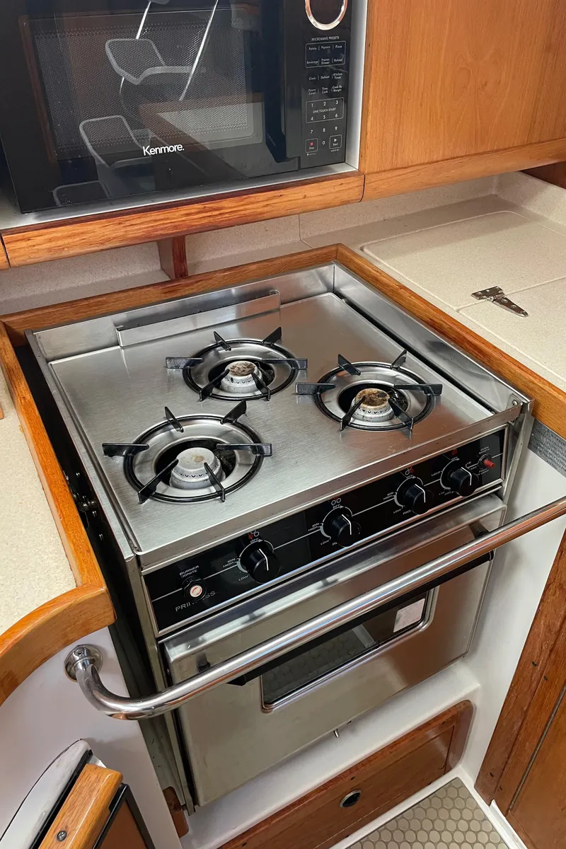 Slide: The Image of Catalina 400 1998 - 90