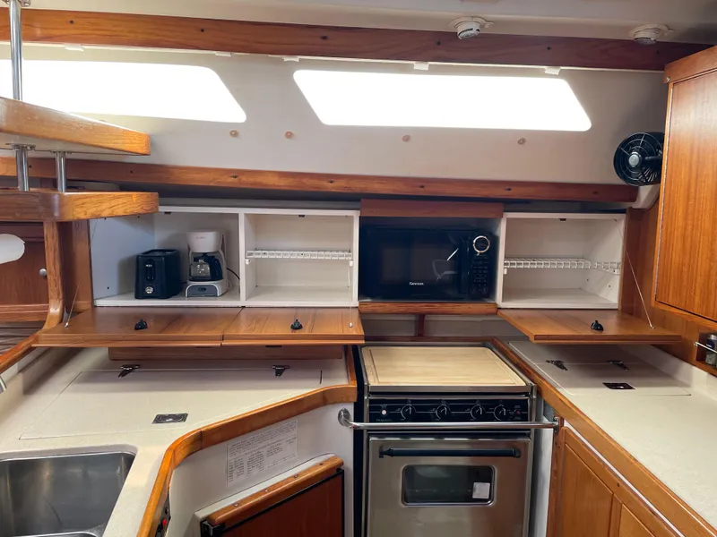 Slide: The Image of Catalina 400 1998 - 91