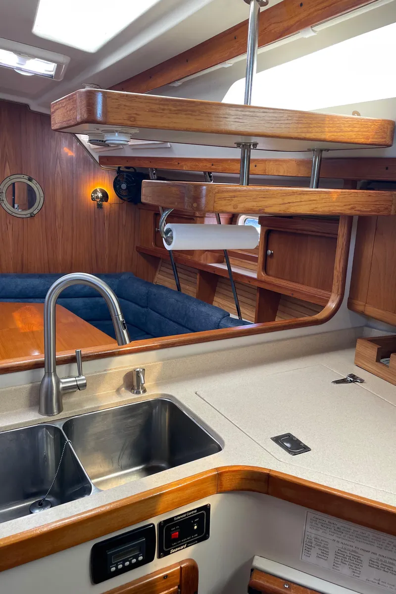 Slide: The Image of Catalina 400 1998 - 93