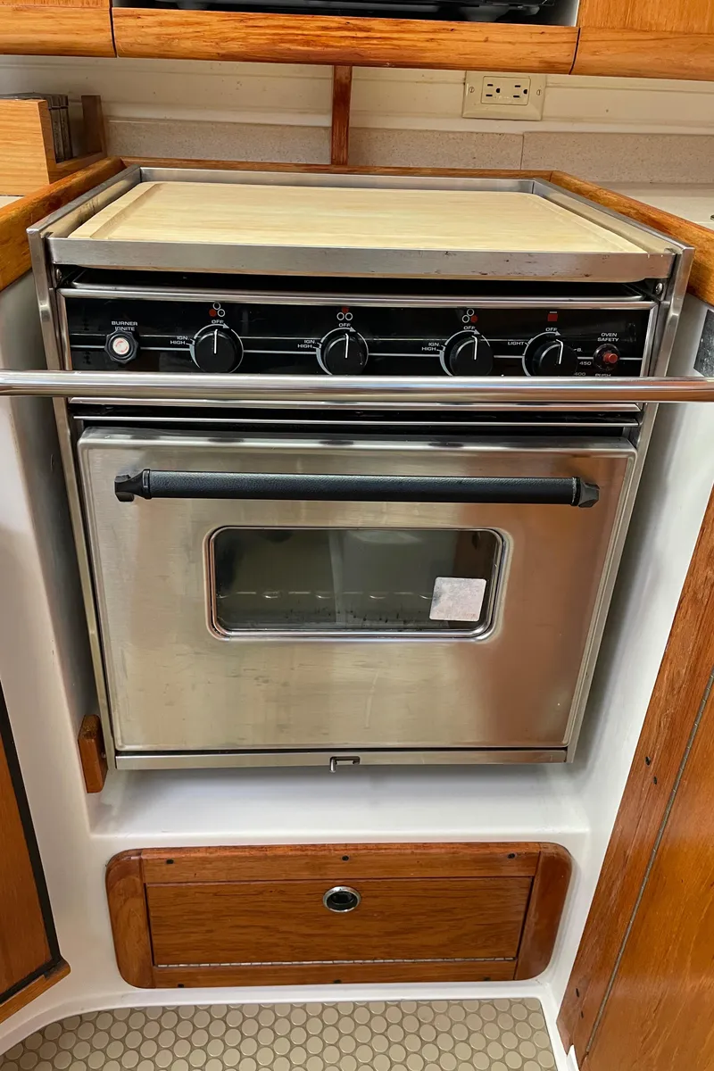 Slide: The Image of Catalina 400 1998 - 95