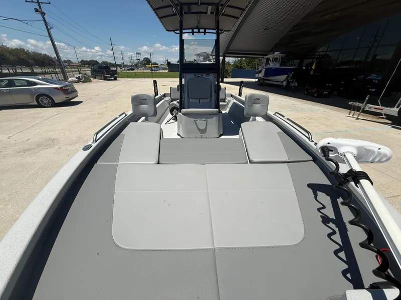 Slide: The Image of 2022 Avid 23 Fusion Platinum boat with spacious deck and modern design. - 11