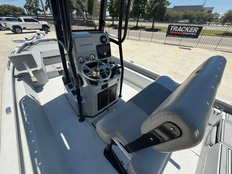 Slide: The Image of 2022 Avid 23 Fusion Platinum boat interior with Garmin navigation system. - 8