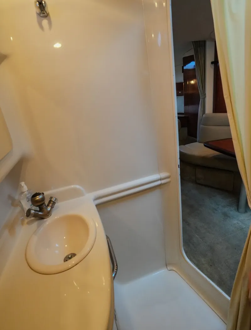 Slide: The Image of Sea Ray Sundancer 320 2007 - 15