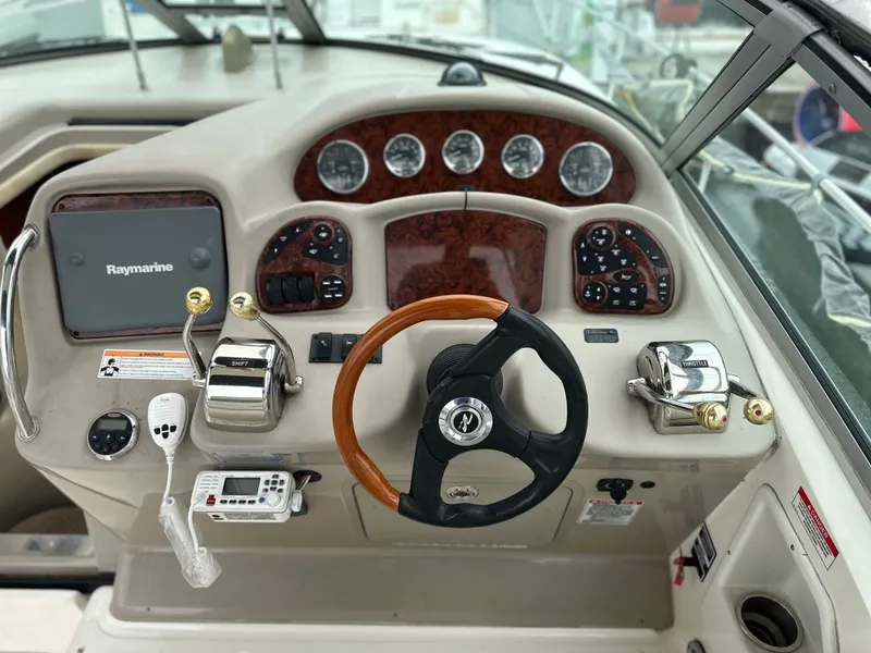 Slide: The Image of Sea Ray Sundancer 320 2007 - 5