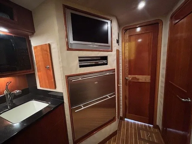 Slide: The Image of Albemarle 410 Express Fisherman 2004 - 25