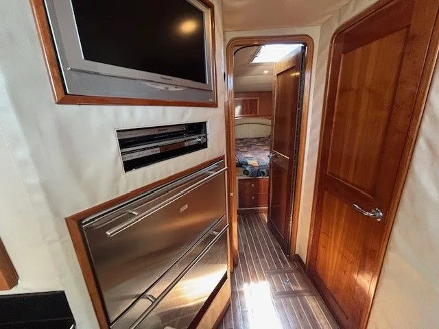 Slide: The Image of Albemarle 410 Express Fisherman 2004 - 27