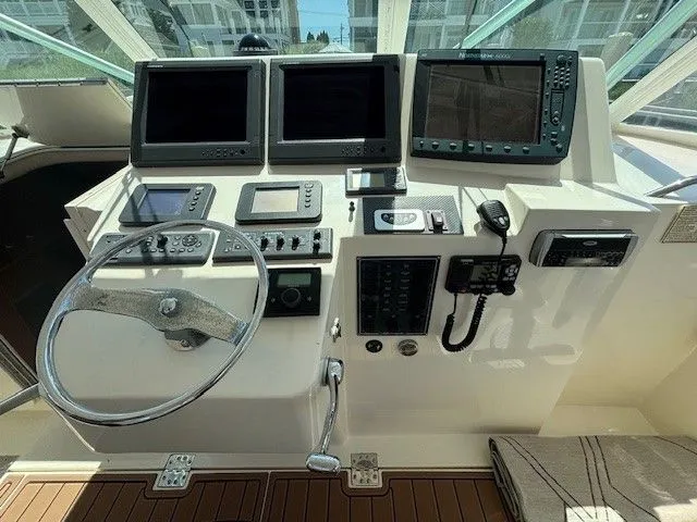 Slide: The Image of Albemarle 410 Express Fisherman 2004 - 33