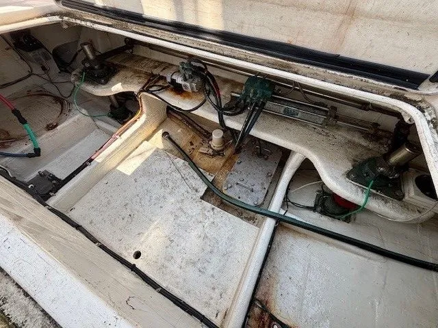 Slide: The Image of Albemarle 410 Express Fisherman 2004 - 34