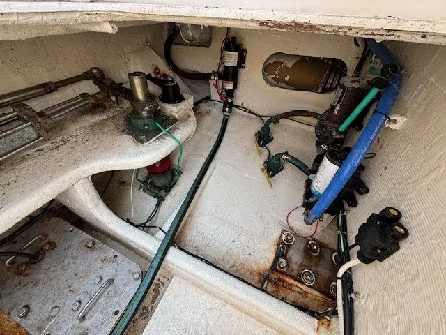 Slide: The Image of Albemarle 410 Express Fisherman 2004 - 35