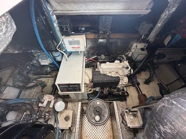 Slide: The Image of Albemarle 410 Express Fisherman 2004 - 39